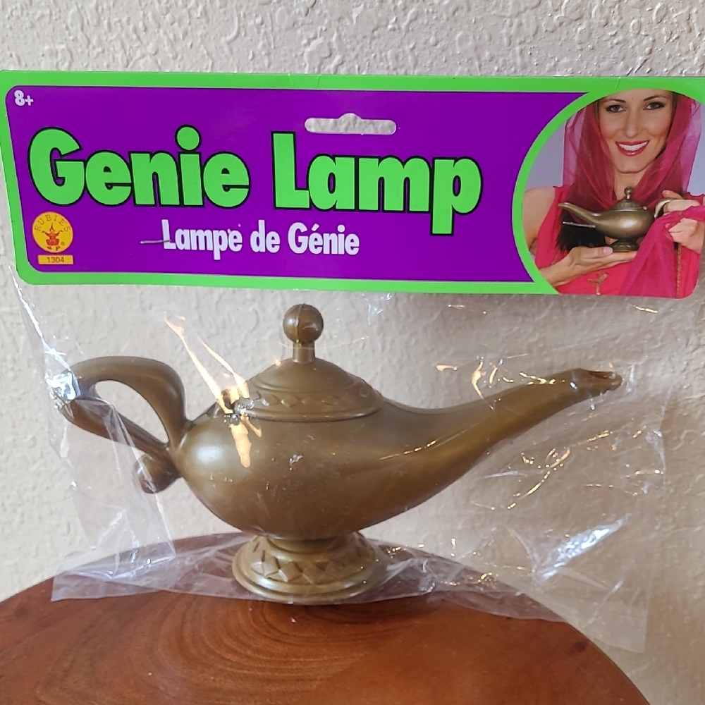 Goldtone Genie Lamp NWT